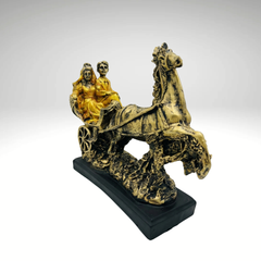 Pure Horse Baggi with Cute Love Couple Statue Showpiece Royal Couple in Horse Carriage Showpiece | Antique Gold Finish Decorative Statue