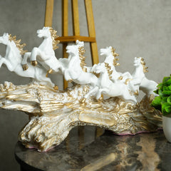 7 Running Horses Decor